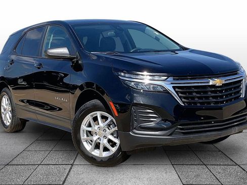 Used 2024 Chevrolet Equinox LS w/ LS Convenience Package AWD/4WD image 2