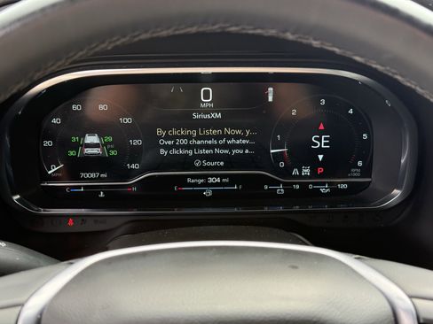 Used 2024 GMC Yukon XL SLT image 18