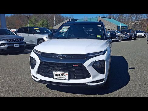 Used 2021 Chevrolet TrailBlazer RS w/ Convenience Package AWD/4WD image 3