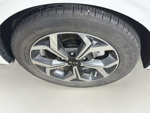 Used 2021 Kia Forte LXS FWD image 28