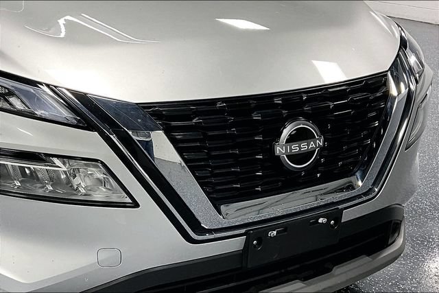 Used 2023 Nissan Rogue SV AWD/4WD image 28
