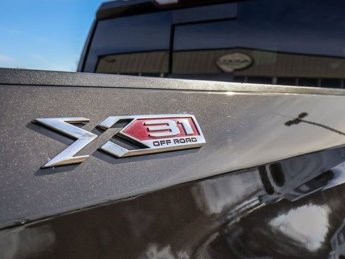 Used 2019 GMC Sierra 1500 SLT w/ SLT Premium Plus Package AWD/4WD image 10