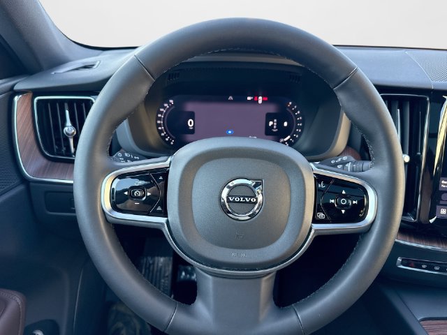 Certified 2024 Volvo XC60 B5 Plus w/ Protection Package Premier AWD/4WD image 14