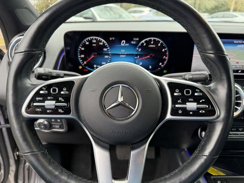Used 2022 Mercedes-Benz GLB 250 4MATIC image 21