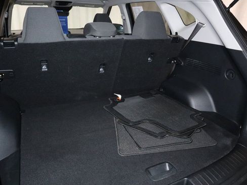 Used 2025 Kia Seltos LX image 17