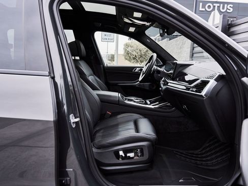 Used 2026 BMW X7 M60i AWD/4WD image 25