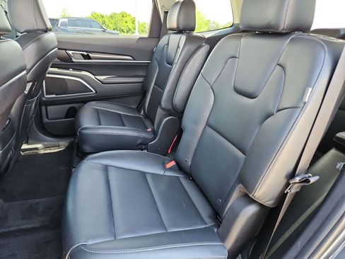 Certified 2024 Kia Telluride S w/ S Sunroof Package FWD image 24