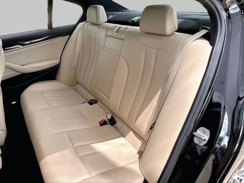 Used 2018 BMW 530i xDrive w/ Premium Package AWD/4WD image 21