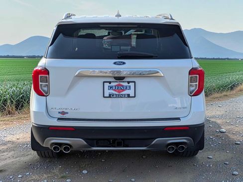 Certified 2023 Ford Explorer Platinum w/ Technology Package AWD/4WD image 5