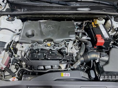 Certified 2019 Toyota Camry SE image 25