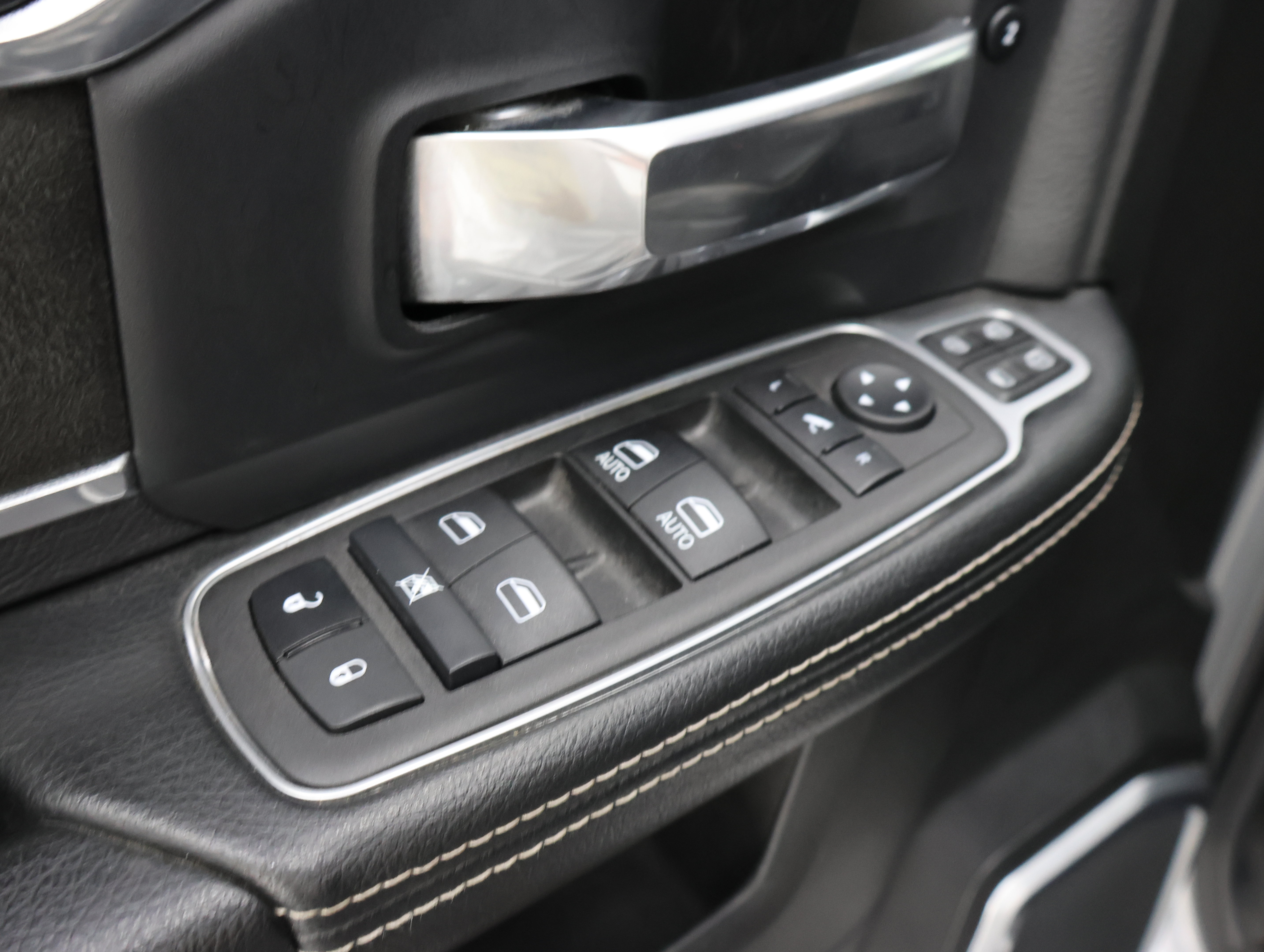 Used 2023 RAM 3500 Laramie AWD/4WD image 42