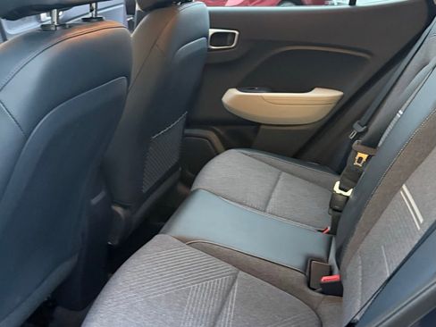 Used 2020 Hyundai Venue image 29