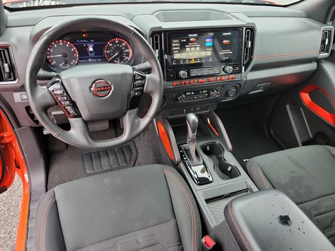 Used 2025 Nissan Frontier Pro-X RWD image 14