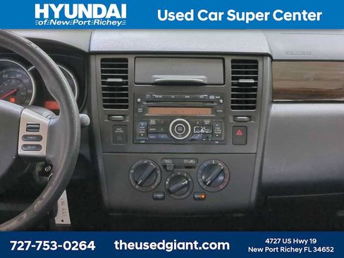 Used 2011 Nissan Versa Sedan FWD image 17