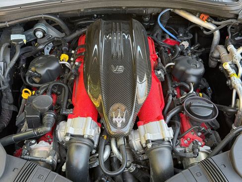 Used 2021 Maserati Ghibli Trofeo RWD image 10