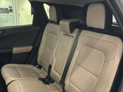 Used 2020 Ford Escape Titanium AWD/4WD image 28