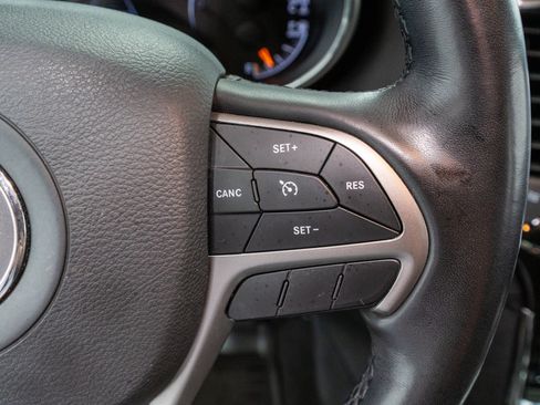 Used 2021 Jeep Grand Cherokee Laredo X AWD/4WD image 26