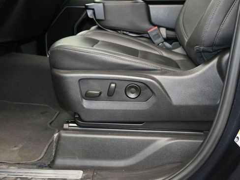 Used 2025 GMC Sierra 1500 SLT AWD/4WD image 22