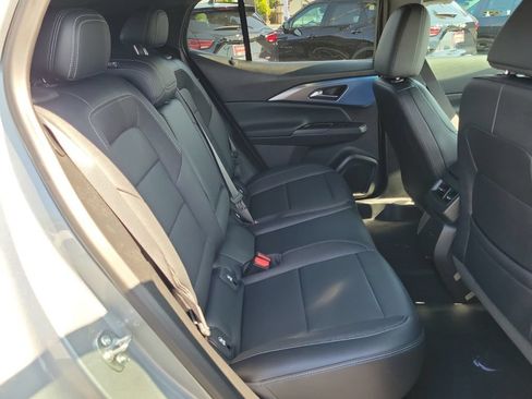 Used 2026 Chevrolet Equinox EV LT FWD image 18