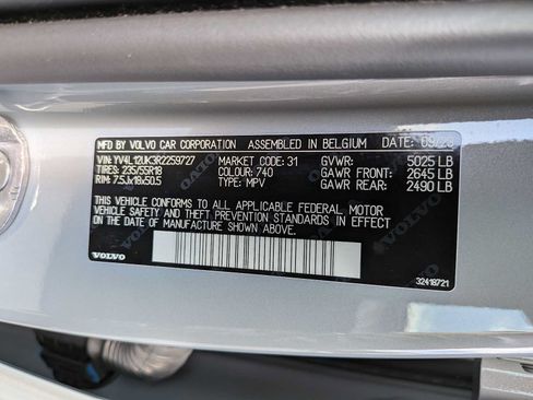 Used 2024 Volvo XC40 B5 Core AWD/4WD image 36