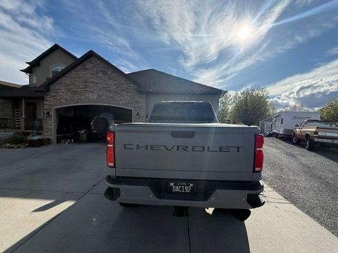 Used 2024 Chevrolet Silverado 3500 LTZ w/ LTZ Premium Package image 4