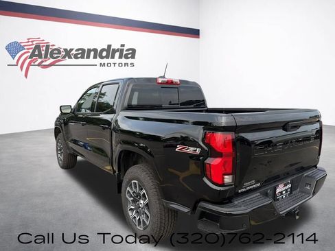 Used 2026 Chevrolet Colorado Z71 AWD/4WD image 9