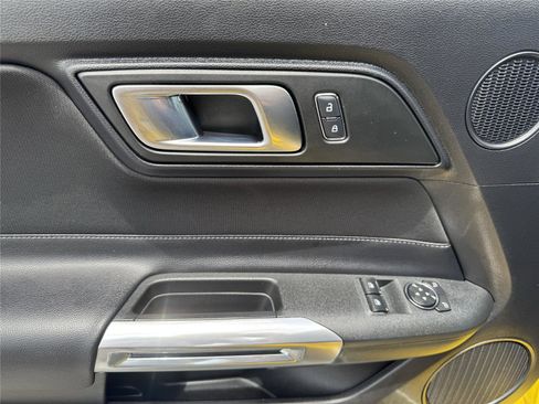 Used 2018 Ford Mustang GT w/ Equipment Group 301A RWD image 17