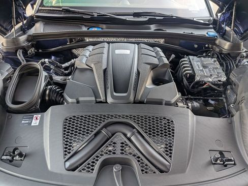 New 2026 Porsche Macan GTS image 29