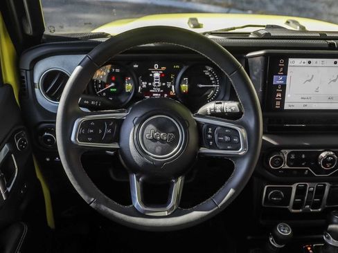 Used 2024 Jeep Wrangler Unlimited Sahara image 26