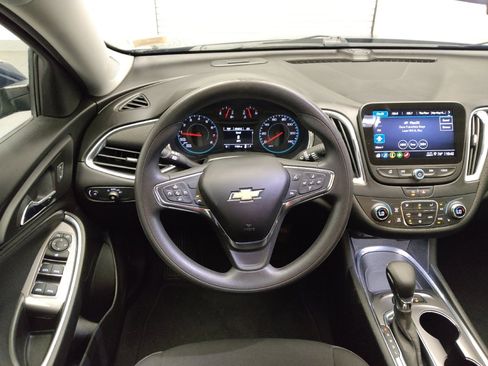 Used 2021 Chevrolet Malibu LT FWD image 22