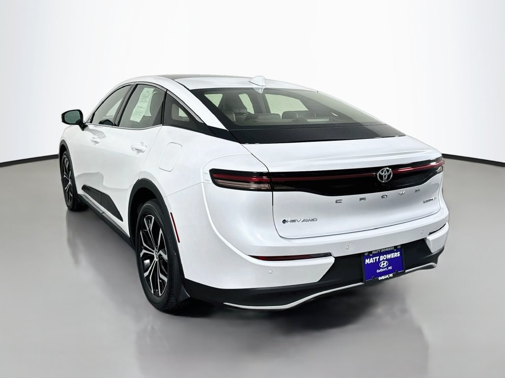 Used 2024 Toyota Crown AWD/4WD image 7