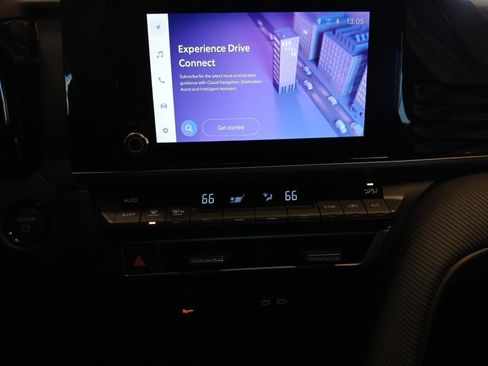 Used 2025 Toyota Camry SE image 19