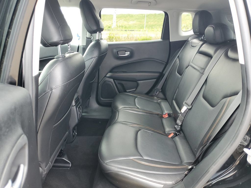 Used 2018 Jeep Compass Limited w/ Navigation Group AWD/4WD image 13