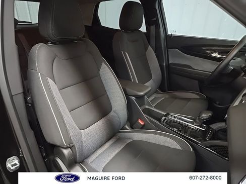 Used 2024 Chevrolet TrailBlazer LT w/ LT Cold Weather Package AWD/4WD image 17