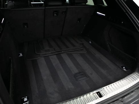 Used 2022 Audi e-tron Premium image 30