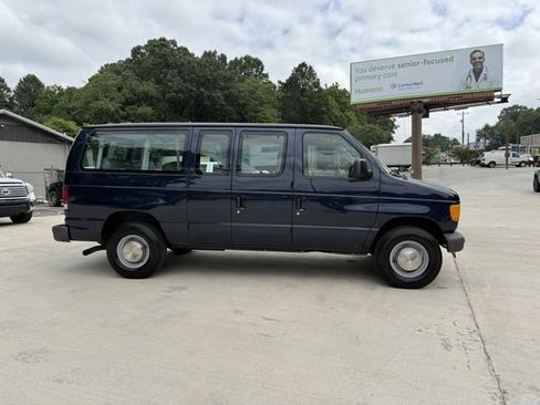 Used 2003 Ford E-350 and Econoline 350 XL image 3