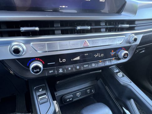 Used 2023 Kia Telluride S FWD image 31