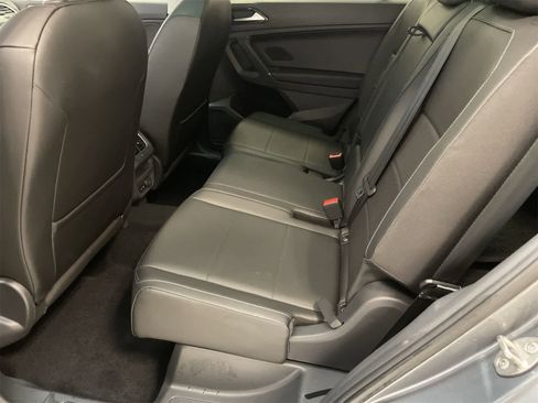 Used 2018 Volkswagen Tiguan SE image 20