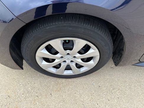 Used 2023 Toyota Corolla LE w/ Carpet Mat Package (TMS) FWD image 13