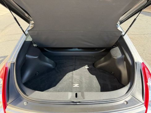 Used 2009 Nissan 370Z Touring w/ Sport Pkg RWD image 21
