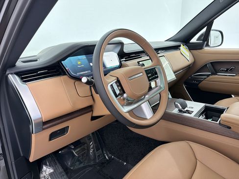 New 2026 Land Rover Range Rover SE image 4