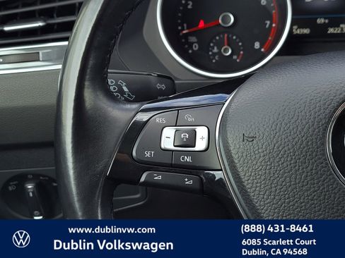 Used 2018 Volkswagen Tiguan SEL image 24