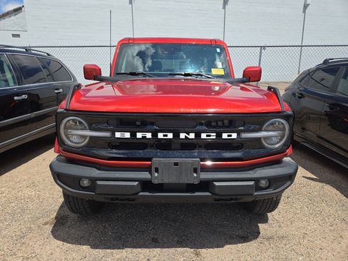 Used 2023 Ford Bronco Outer Banks AWD/4WD image 2