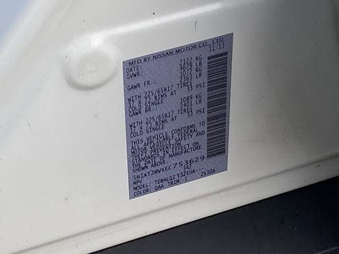 Used 2014 Nissan Rogue SV image 29