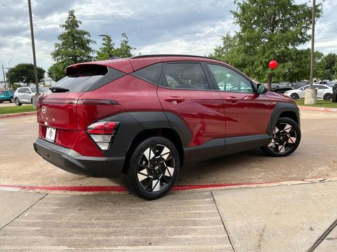 Used 2025 Hyundai Kona SEL FWD image 6