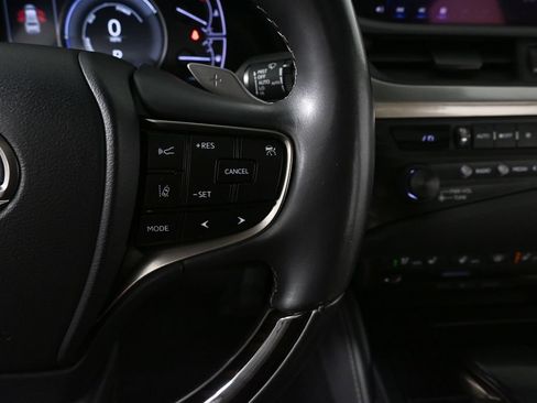 Used 2020 Lexus ES 300h w/ Accessory Package FWD image 11