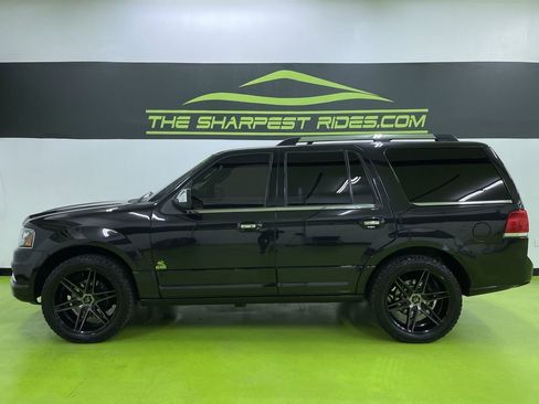 Used 2015 Lincoln Navigator 4WD image 6