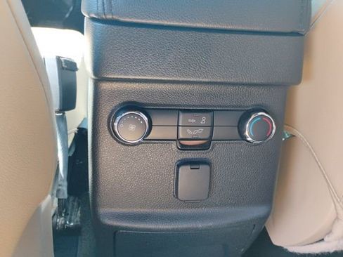 Used 2016 Ford Explorer XLT w/ Equipment Group 202A image 14