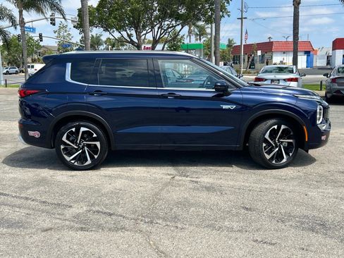 Used 2024 Mitsubishi Outlander SEL image 3