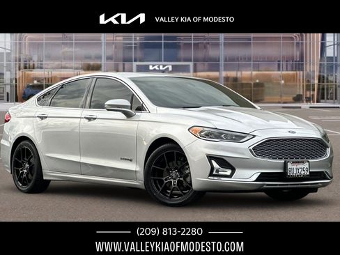 Used 2019 Ford Fusion Titanium image 1
